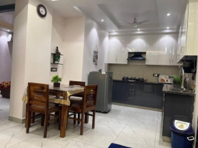 Luxury Home 2BHK 3Double Beds 2Bathrooms Lift Nr Laxman Jhulla